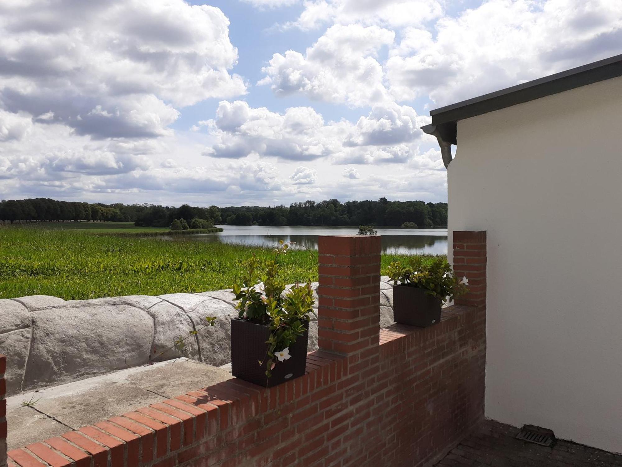 Erdgeschoss-Appartement Mit Seeterasse Ahrensbok ห้อง รูปภาพ